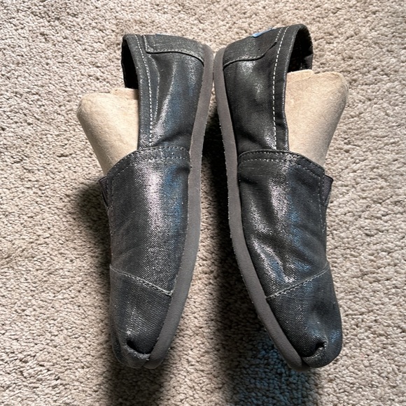 TOMS Flats - Picture 2 of 7